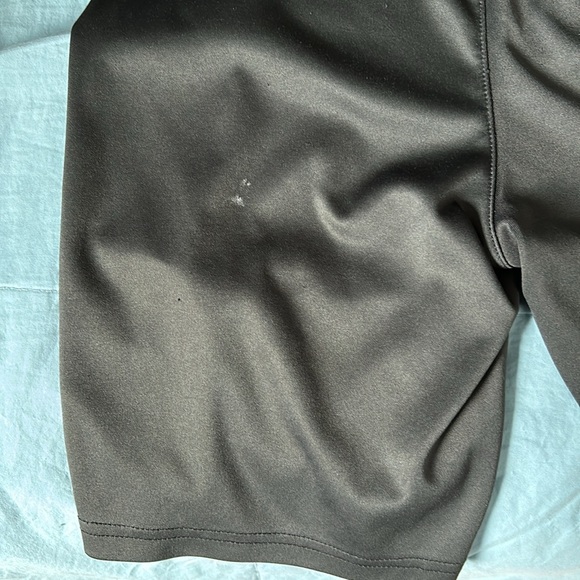 Hurley Boys Medium Grey Shorts - Picture 8 of 9